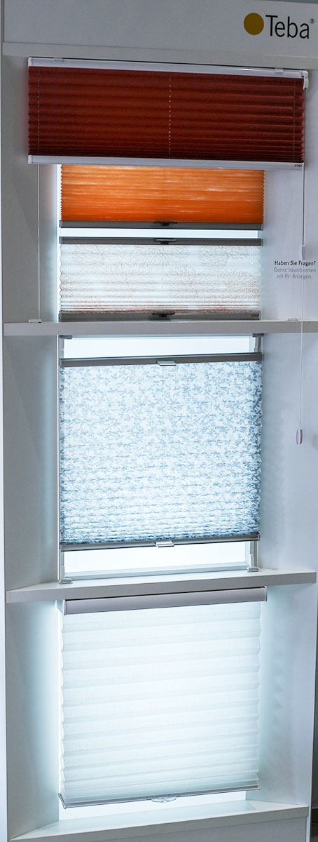 Plissee- und Jalousien-Display im Showroom